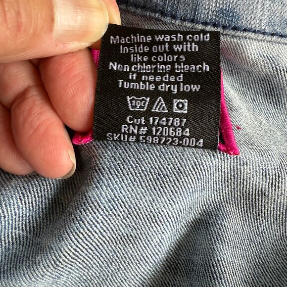 Torrid Tie Dye Womens Blue Denim Jacket Plus Size 3X 22-24 Trucker Casual Hippie - Picture 13 of 13